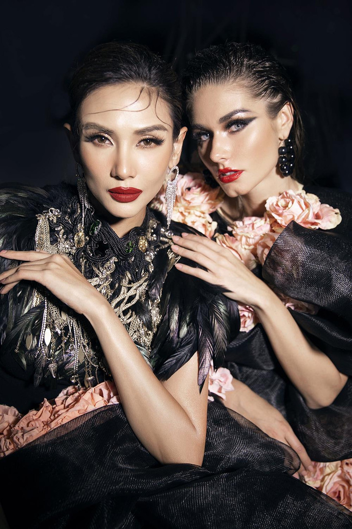 Vợ chồng Khánh Thi - Phan Hiển khiêu vũ trên sàn diễn thời trang - 2