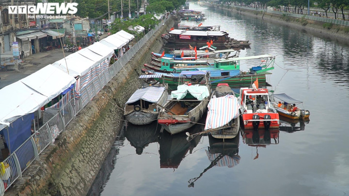 Ảnh: Độc đáo tuần lễ trái cây 'Trên bến dưới thuyền' tại bến Bình Đông, TP.HCM - 1