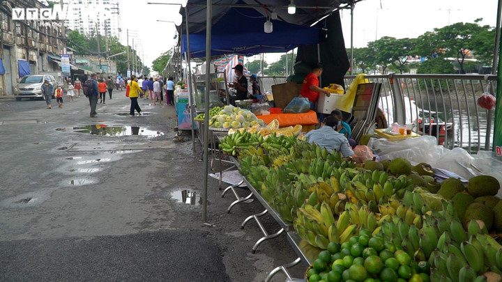 Ảnh: Độc đáo tuần lễ trái cây 'Trên bến dưới thuyền' tại bến Bình Đông, TP.HCM - 2