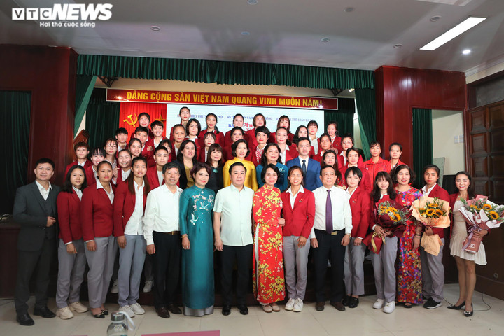 Nhà vô địch SEA Games 31 nghẹn ngào kể chuyện mang HCV về trước lúc bố qua đời - 2