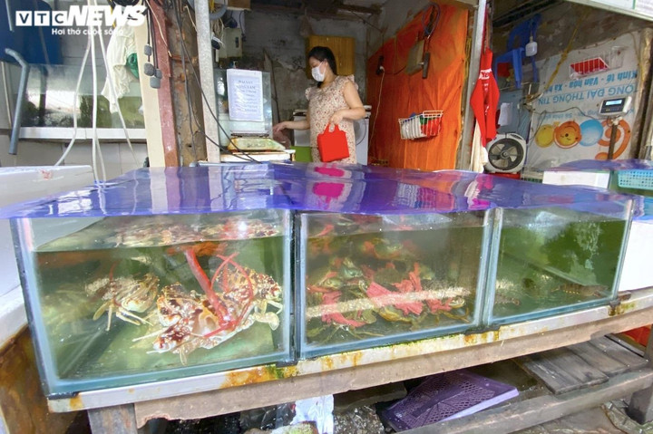 TP.HCM: Hải sản tăng giá mạnh, nhiều loại đắt gấp đôi - 3