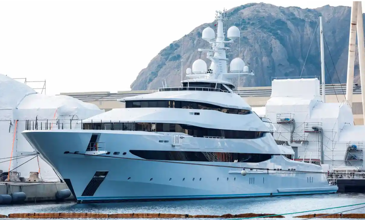 Siêu du thuyền của giới tài phiệt Nga 'ẩn mình' tránh bị trừng phạt thế nào? - 3