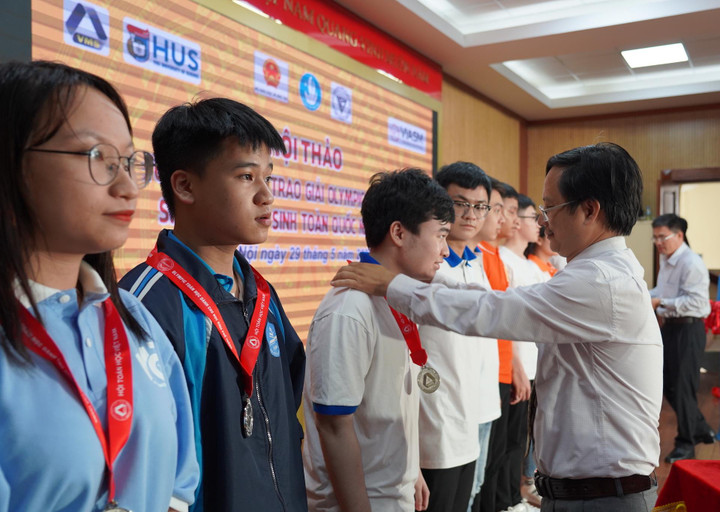 Đại học Khoa học Tự nhiên đứng đầu cuộc thi Olymlic Toán toàn quốc 2022 - 1