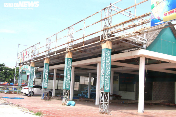 Ảnh: Nhiều nhà hàng chuyên phục vụ khách quốc tế ở Đà Nẵng vẫn cửa đóng then cài - 4