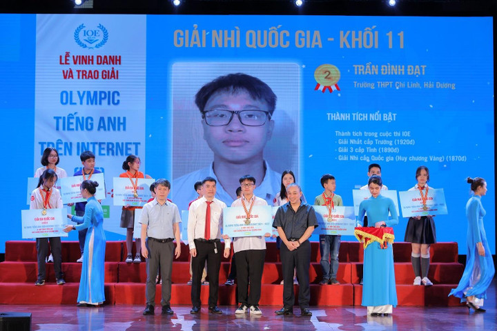 Lễ Vinh danh và Trao giải Olympic tiếng Anh trên Internet năm học 2021 - 2022 - 8