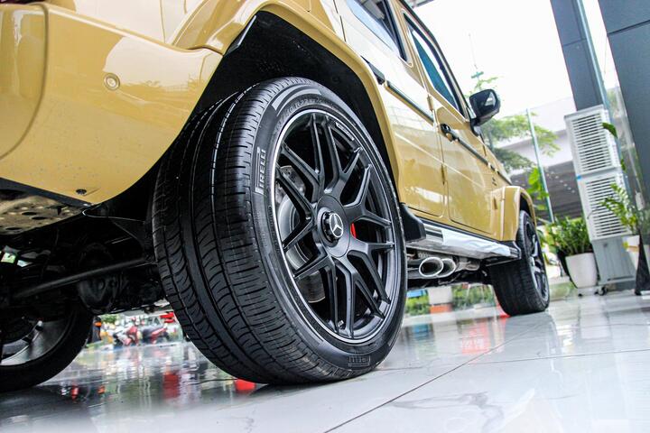 Cận cảnh Mercedes-AMG G63 màu vàng cát hiếm gặp - 5