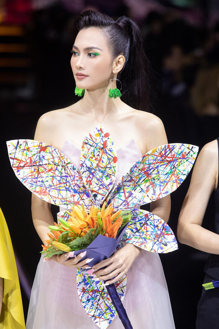 Anh Thư hoá 'nàng thơ', thần thái đảm nhận vị trí vedette trên sàn diễn - 7