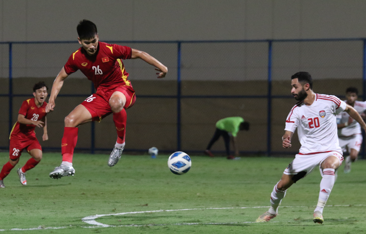U23 Việt Nam thua 0-3, HLV Gong Oh-kyun nói 'không ai chơi tệ' - 1
