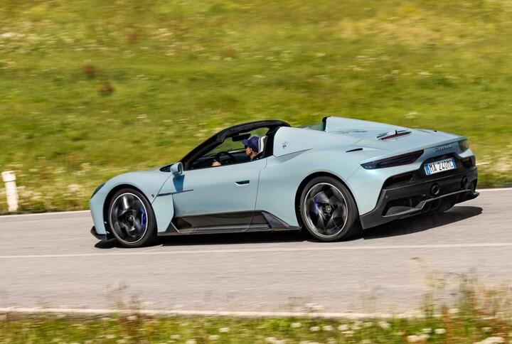 Siêu xe mui trần Maserati MC20 Cielo ra mắt - 6