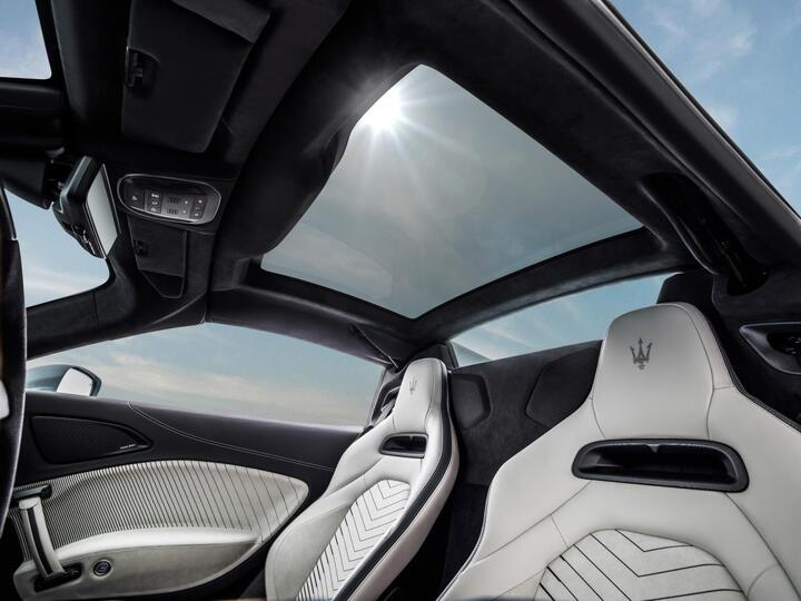 Siêu xe mui trần Maserati MC20 Cielo ra mắt - 3