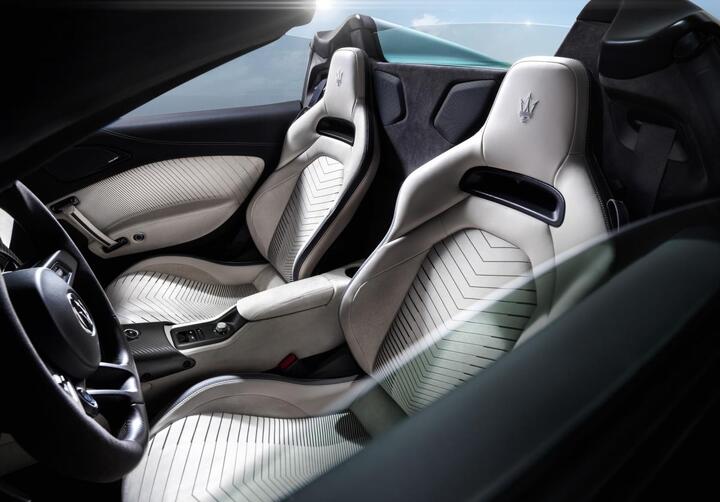 Siêu xe mui trần Maserati MC20 Cielo ra mắt - 9