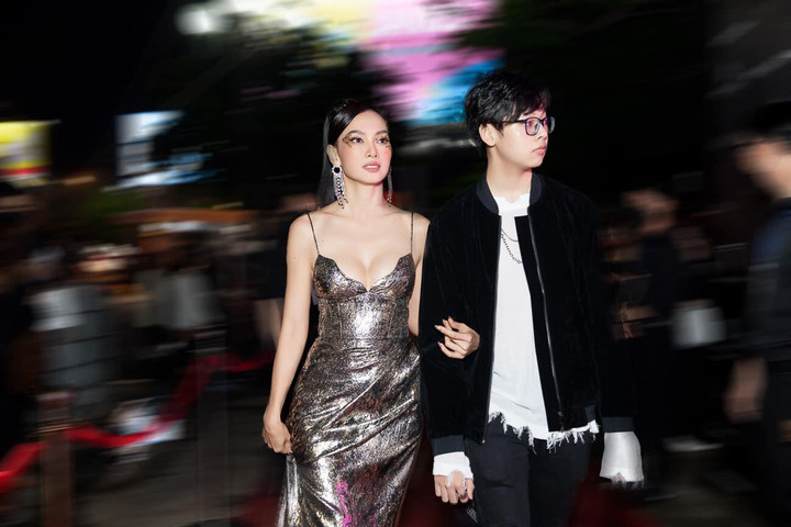 Sao Việt 31/5: Minh Tú tình tứ bên bạn trai Tây sau nghi vấn chia tay - 9