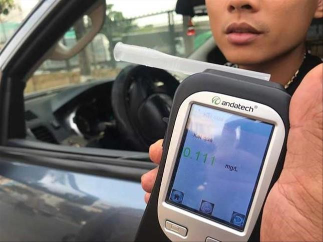 Hàng trăm thiết bị đo nồng độ cồn của CSGT nguy cơ... lệch chuẩn - 1