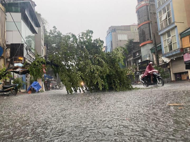 Khi nào kết thúc đợt mưa rào và dông diện rộng ở Bắc Bộ? - 1