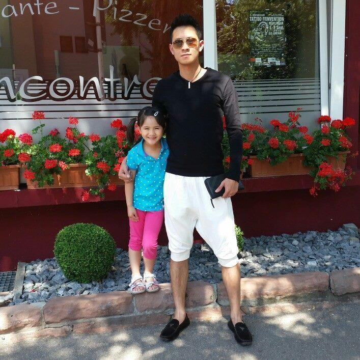 Tiết lộ của người đứng 'checkin' trên xe 'Mẹc' chết máy giữa mưa ngập Hà Nội - 6