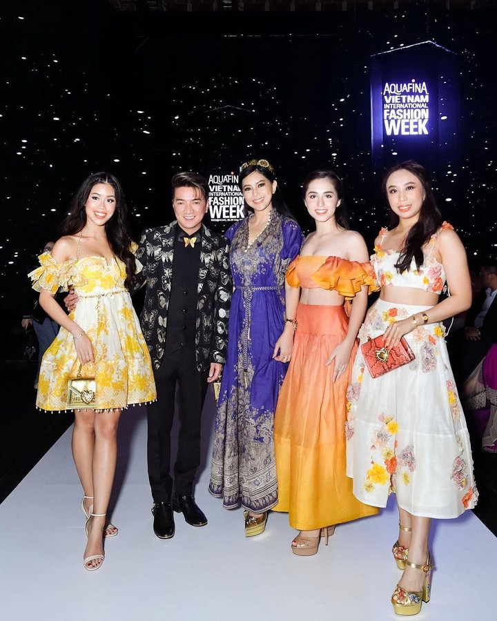 Sao Việt 31/5: Minh Tú tình tứ bên bạn trai Tây sau nghi vấn chia tay - 5