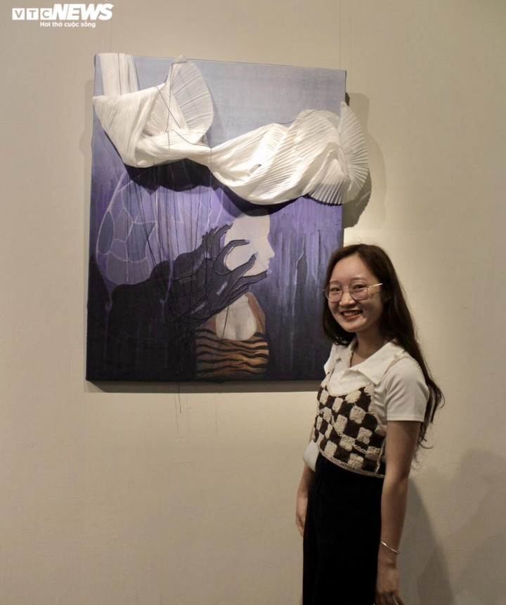 'Vòng lặp' - Triển lãm khắc họa trải nghiệm của những bạn trẻ tài năng - 5