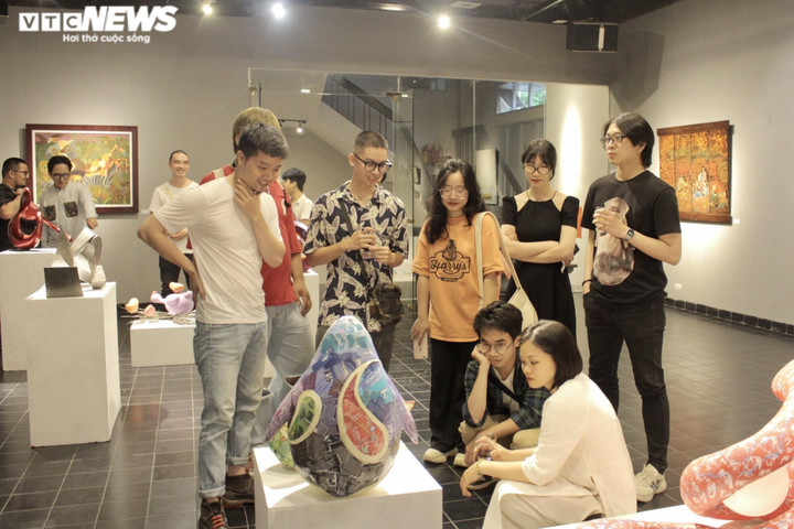 'Vòng lặp' - Triển lãm khắc họa trải nghiệm của những bạn trẻ tài năng - 14