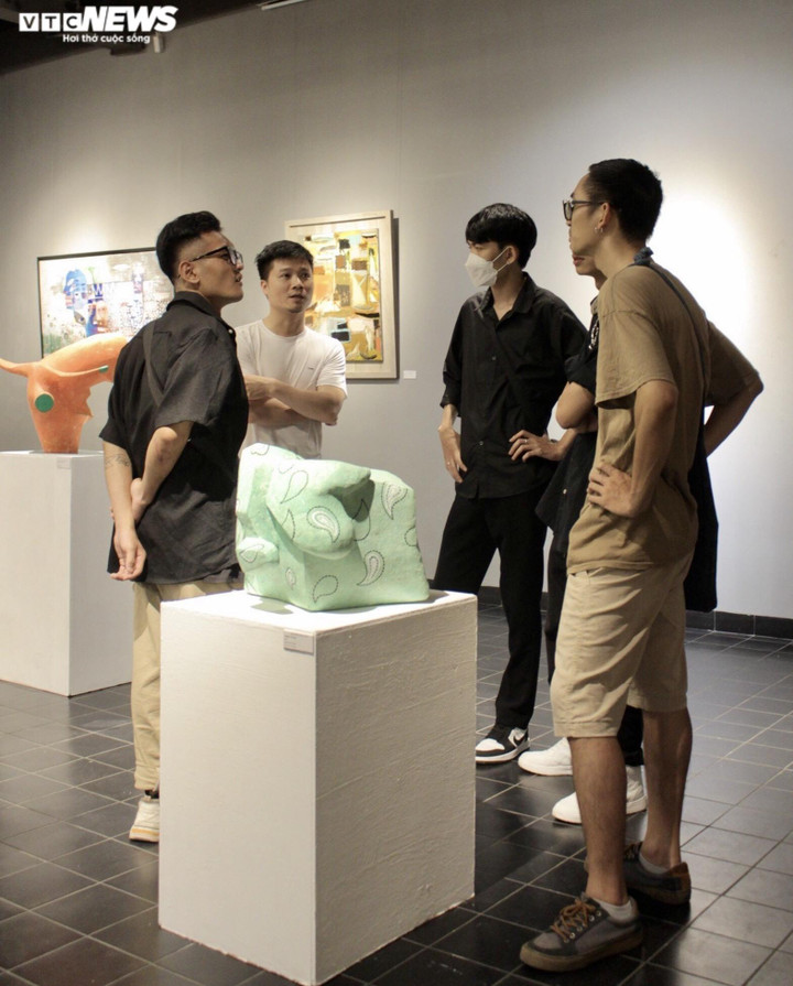 'Vòng lặp' - Triển lãm khắc họa trải nghiệm của những bạn trẻ tài năng - 16