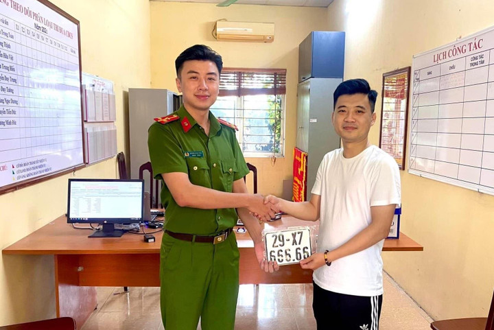 Thêm một người bốc trúng biển xe ngũ quý 6 - 1