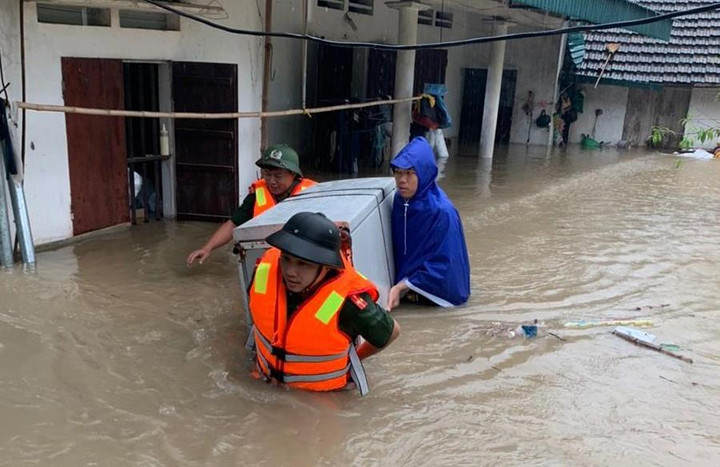 Thời tiết ngày 31/5: Mưa dông trải từ Bắc vào Nam, đề phòng lốc sét và ngập lụt - 1