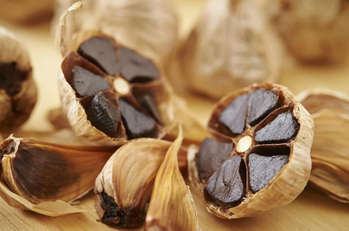 Công dụng 'thần kỳ' của tỏi đen, không phải ai cũng biết - 1