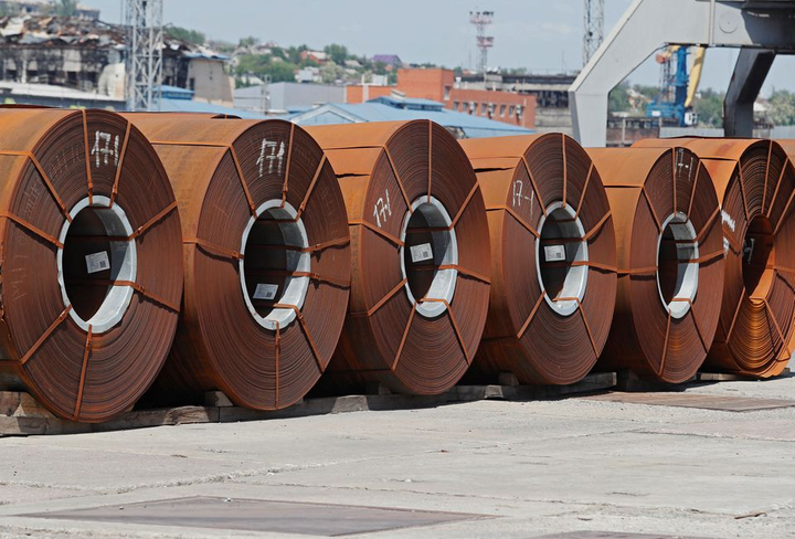 Tàu chở hàng đầu tiên rời cảng kể từ khi Nga kiểm soát Mariupol - 1