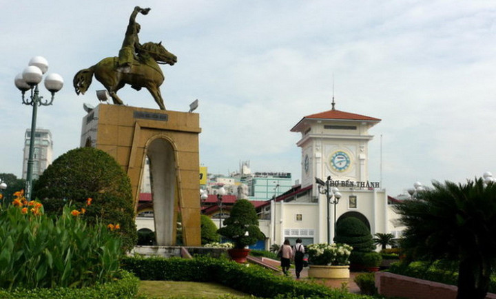 TP.HCM tính đưa tượng Trần Nguyên Hãn đặt lại trước chợ Bến Thành - 1