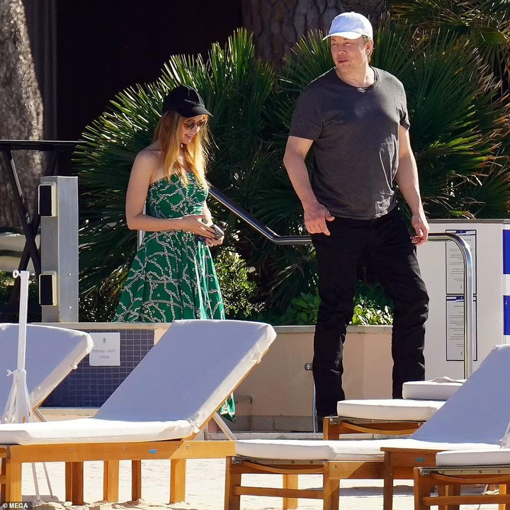 Tỷ phú Elon Musk công khai yêu người mới - 6