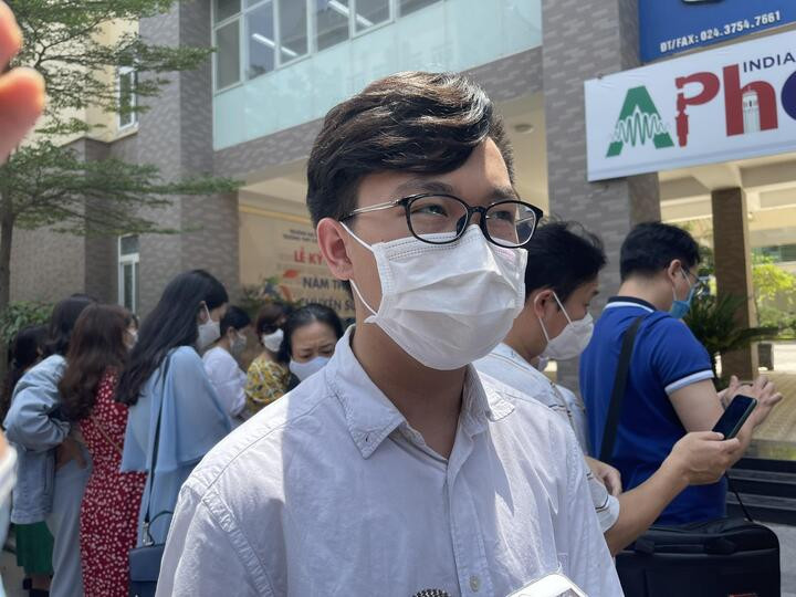 Thi 2 - 3 trường chuyên/tuần, thí sinh học thâu đêm, bố mẹ lo mất ăn mất ngủ - 1