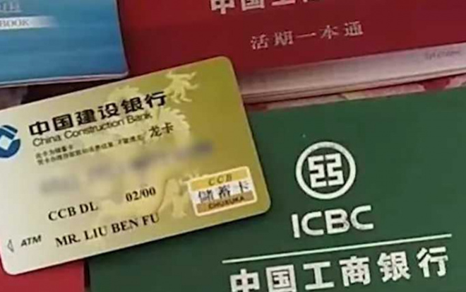 Nhặt được ghế sô pha bên đường, ai ngờ là kho báu - 2