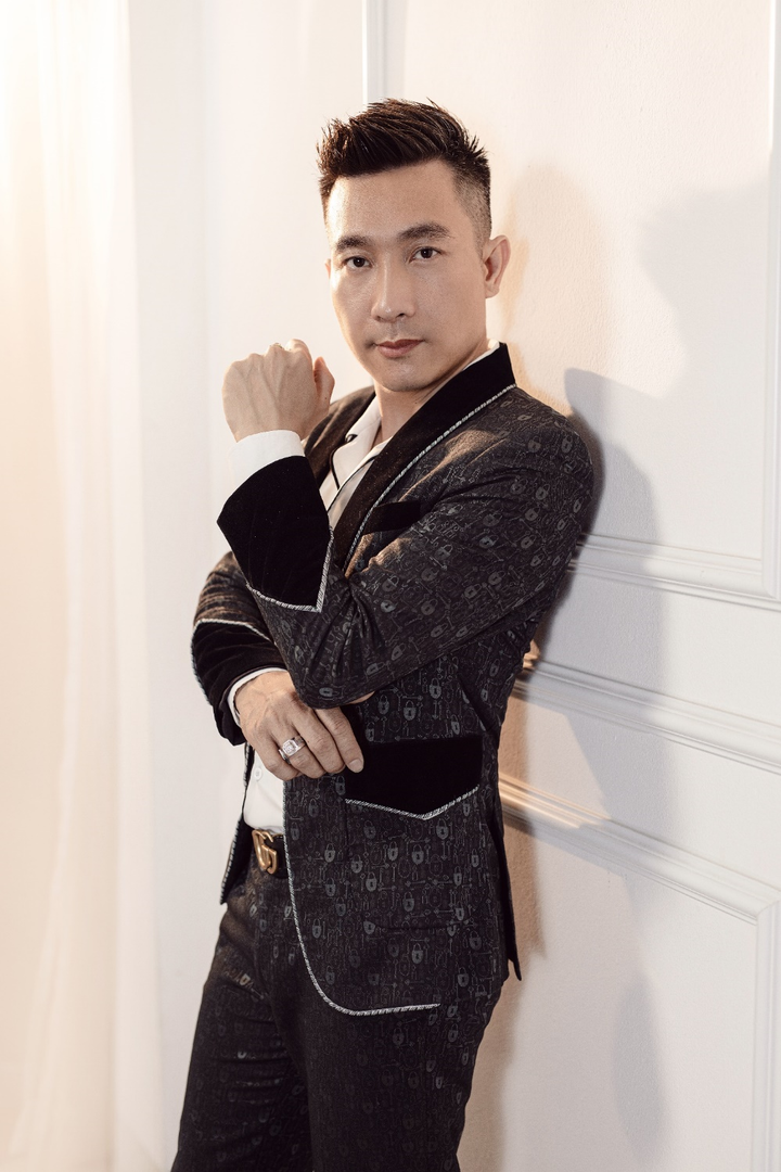 Phong Design - nhà thiết kế vẽ nên khung cảnh tiệc cưới tinh khôi, đẹp đẽ - 2