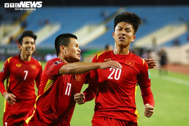 Tuyển Việt Nam tụt hạng, vẫn nằm trong top 100 FIFA - 1