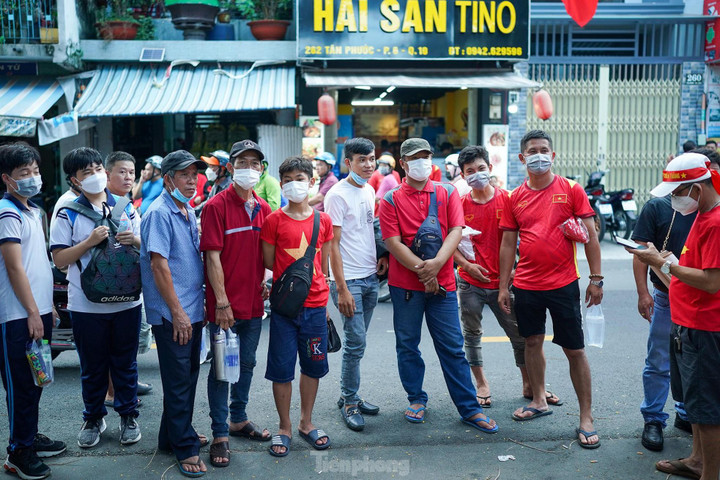 Nhiều CĐV 'méo mặt' vì mua vé giả trước giờ đội tuyển Việt Nam gặp Afghanistan - 1