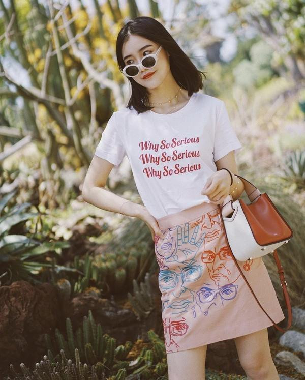 Cách phối đồ với áo phông đẹp, 'hack tuổi' hiệu quả