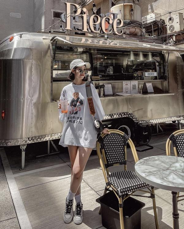 Cách phối đồ với áo phông đẹp, 'hack tuổi' hiệu quả