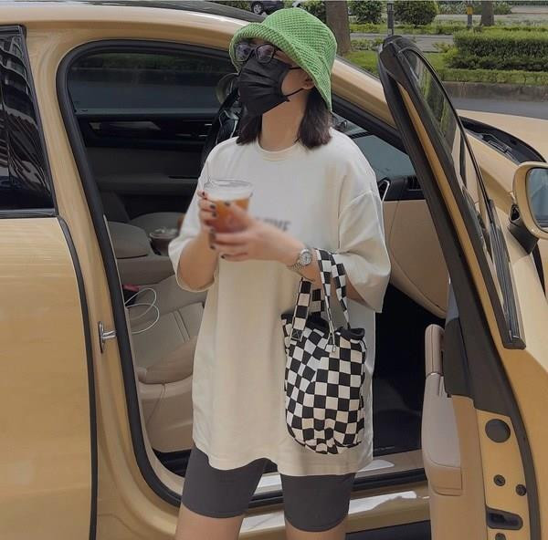 Cách phối đồ với áo phông đẹp, 'hack tuổi' hiệu quả