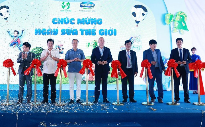 Sân chơi của Vinamilk nhân ngày 1/6 thu hút hàng ngàn trẻ em tham gia - 1