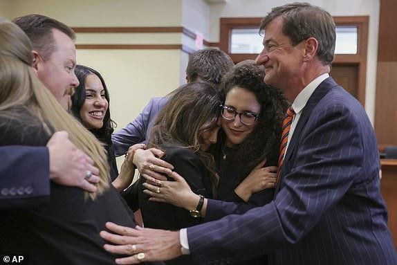 Tòa tuyên Johnny Depp thắng kiện Amber Heard - 5