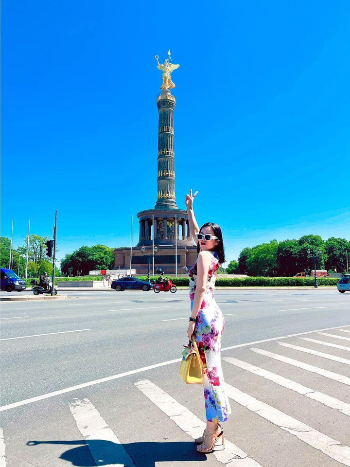 Sao Việt 4/6: Ông xã Việt Hương đưa con gái đến phim trường thăm vợ - 9