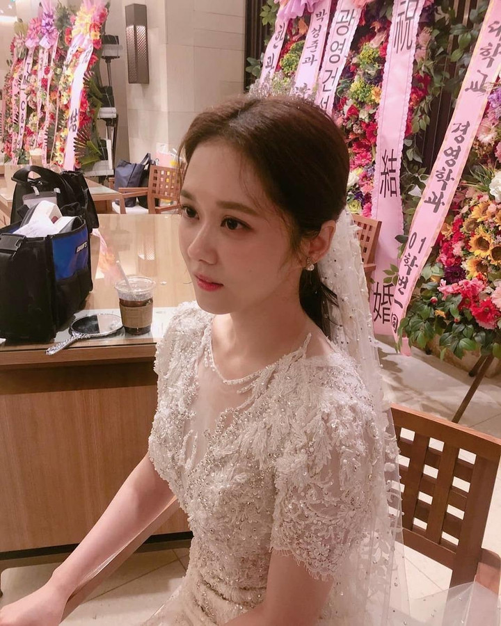 Jang Nara thông báo lấy chồng, fan thổn thức với loạt ảnh váy cưới đẹp tinh khôi - 6