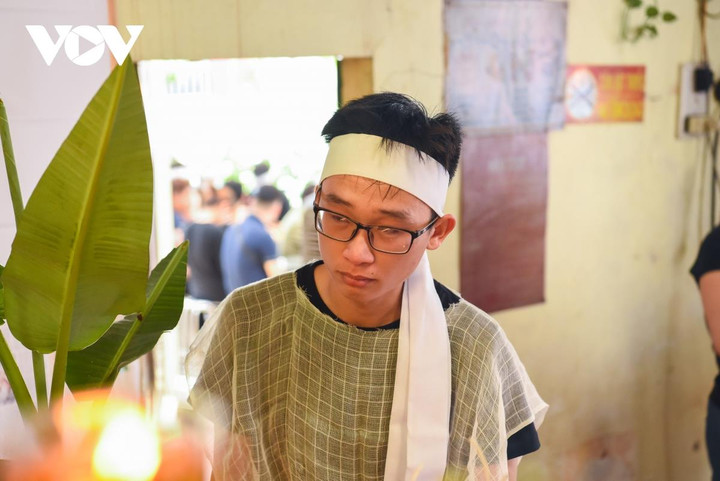 Đám tang đẫm nước mắt tiễn biệt 3 nạn nhân vụ tài xế Audi say xỉn gây tai nạn - 4