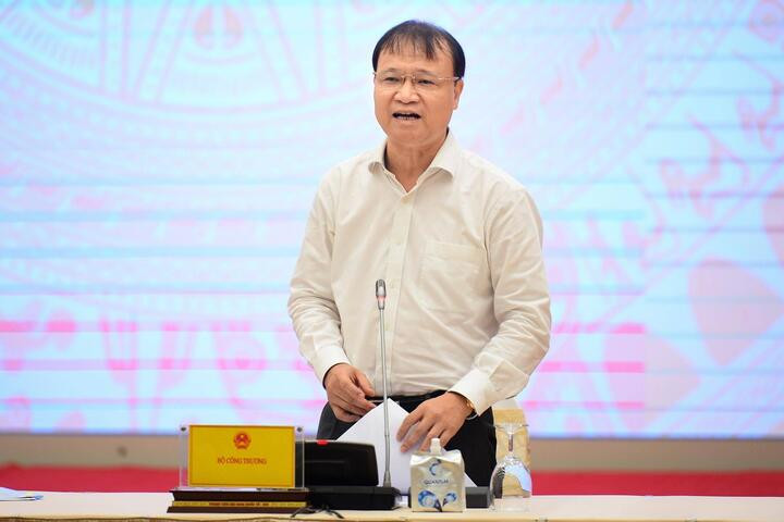 Thứ trưởng Công Thương: Giá xăng VN thấp hơn nhiều nước, tăng chậm hơn thế giới - 1