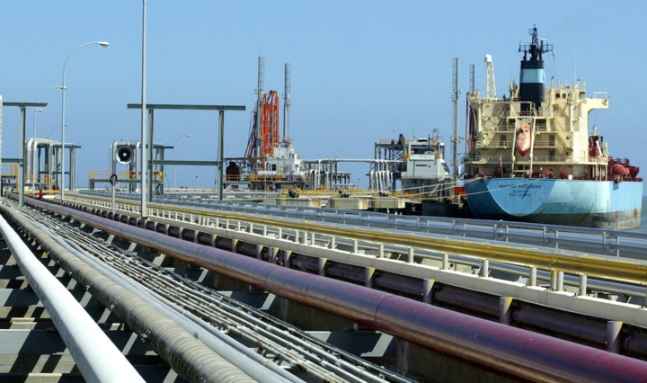 Mỹ cho phép chuyển dầu Venezuela sang châu Âu - 1