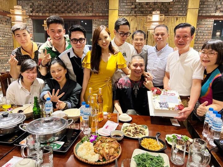 NSND Công Lý khỏe mạnh, rạng rỡ khi gặp mặt đoàn làm phim - 3