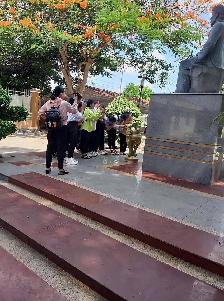 Cạn lời trước '1001 chiêu trò' bá đạo của học sinh để vượt vũ môn mùa thi cử - 4