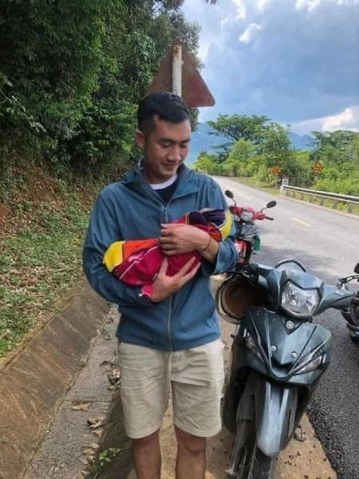 Gặp mẹ bầu sinh con giữa đường, chàng trai làm ‘ông đỡ’ bất đắc dĩ và cái kết - 2