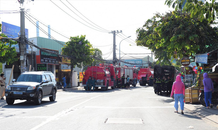 Cảnh hoang tàn ở kho chứa xe vi phạm giao thông của TP.HCM sau đám cháy - 11