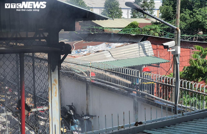 Cảnh hoang tàn ở kho chứa xe vi phạm giao thông của TP.HCM sau đám cháy - 5