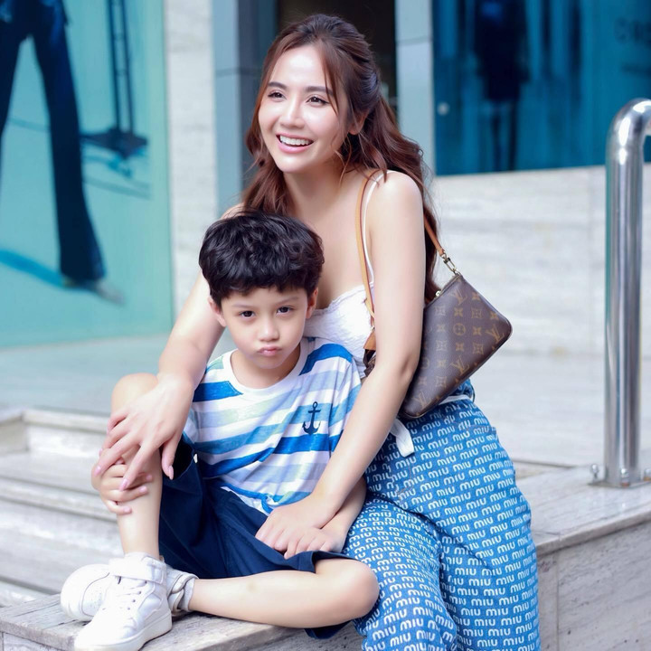 Con trai 6 tuổi được nhận xét như 'nam thần nhí' của Phan Minh Huyền - 2